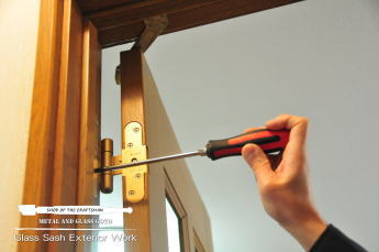 東京都清瀬市 玄関ドア丁番交換修理 