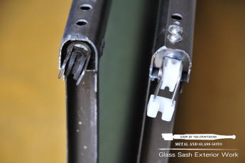 東京都 北区 勝手口中折れ戸 交換修理