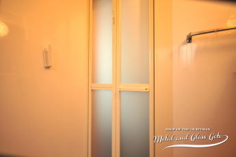 東京都 八王子市 浴室折れ戸 交換修理 