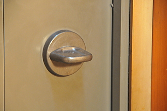 �h�A�C�� �h�A���� �T���^�[��