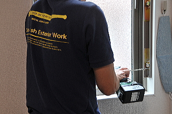 LIXIL �����ʊi�q ��t�����@