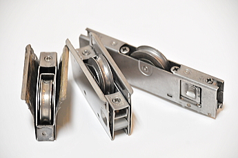 ステンレス車輪の戸車