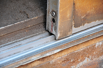 レール撤去後に新規レール取付