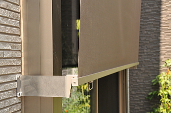 LIXIL �X�^�C���V�F�[�h �Ǖt