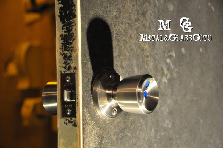 東京都東村山市 ドアノブ交換修理 木製ドア 