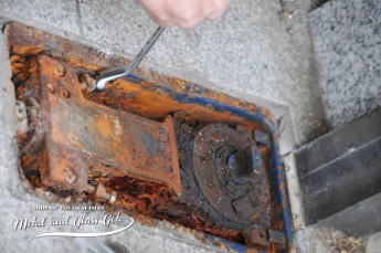 埼玉県所沢市 フロアヒンジ交換修理 