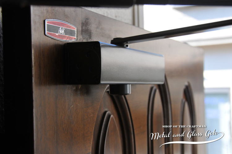 東京都昭島市 木製玄関ドア ドアクローザ 交換工事 