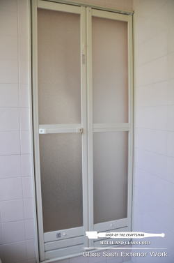 東京都東大和市 YKKAP 浴室中折れ戸 交換工事 