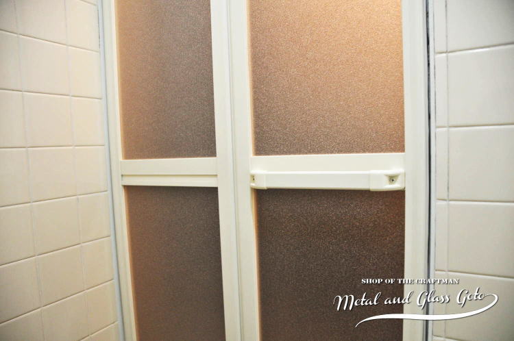 東京都東村山市 浴室折れ戸 浴室ドア交換工事 